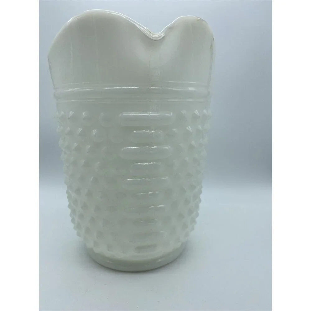 Unmarked unbranded milk